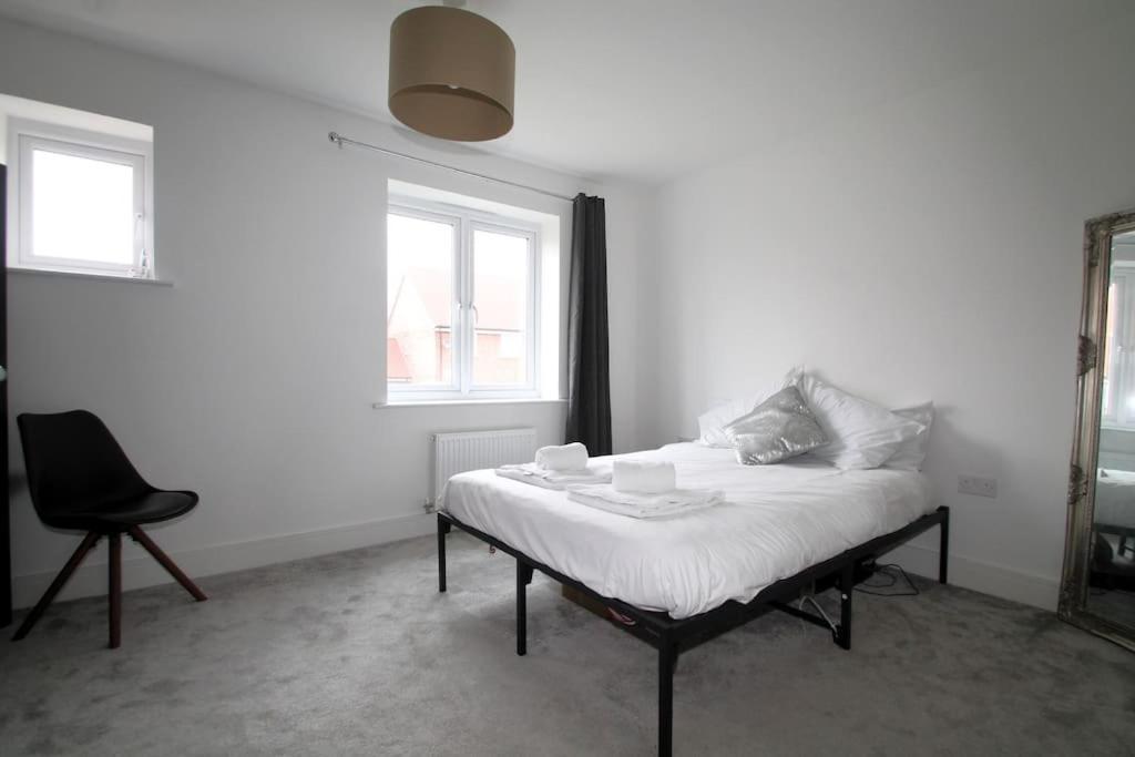 Villa Beaulieu Park - Sleeps 10 - Chelmsford Broomfield  Esterno foto