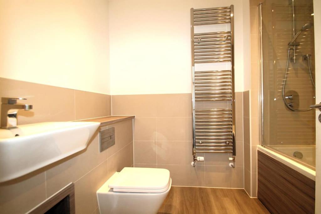 Villa Beaulieu Park - Sleeps 10 - Chelmsford Broomfield  Esterno foto