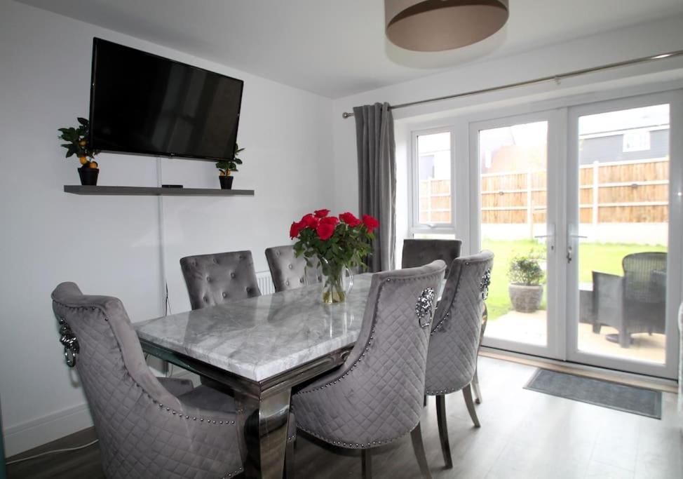 Villa Beaulieu Park - Sleeps 10 - Chelmsford Broomfield  Esterno foto